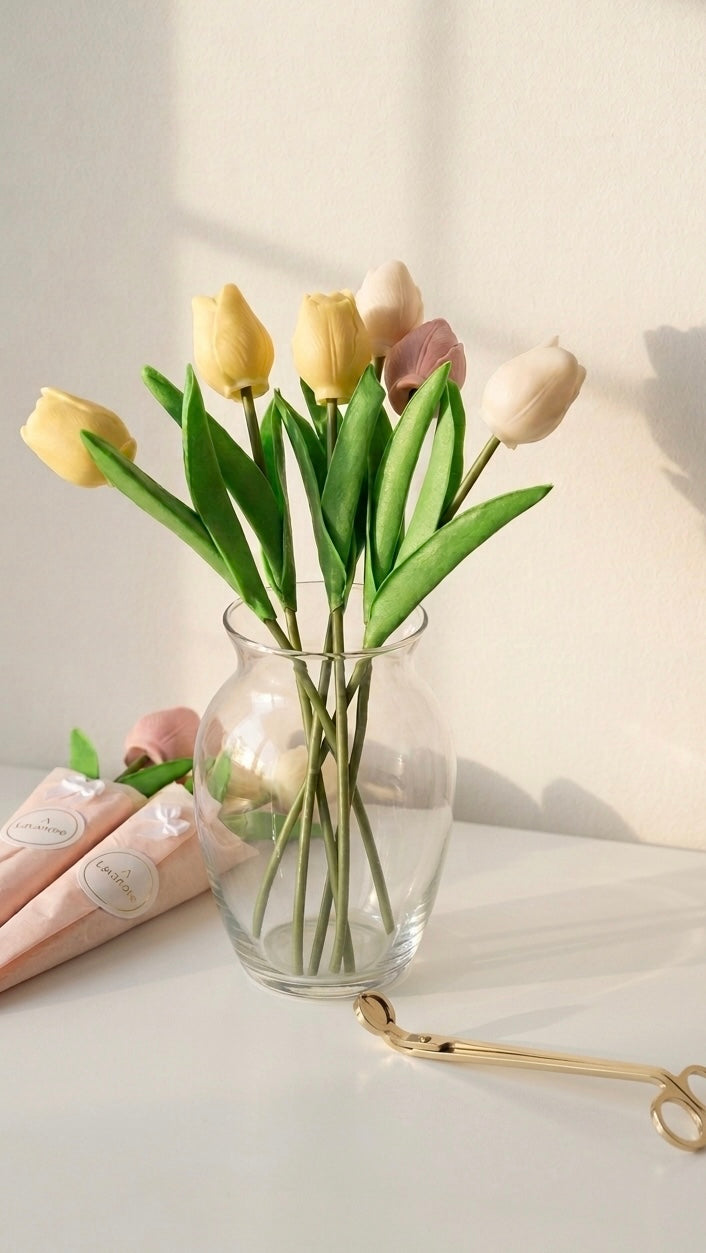 Tulip candle in jar 