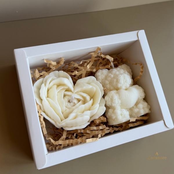 Heart flower and rose bear sculptural soy wax candle gift set for romantic gifting
